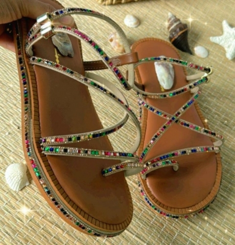 RASTEIRA FLAT CARAMELO / BICO REDONDO / STRASS COLORIDO