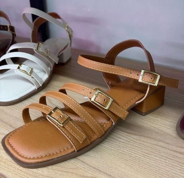 SANDÃLIA MEL / TIRAS FIVELA / LINHA CONFORT / SALTINHO