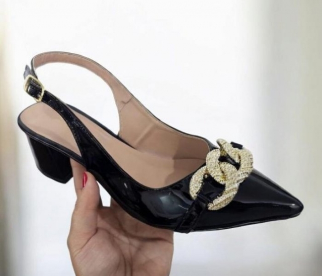 SCARPIN PRETO / CORRENTE