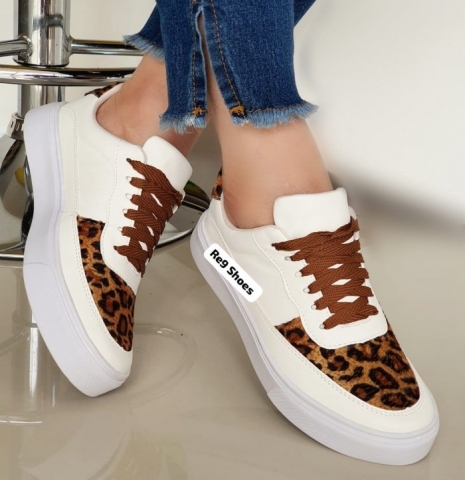 TÃ?NIS BRANCO/ONÃ?A