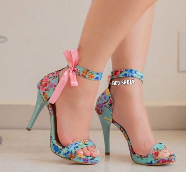 SANDÃLIA AZUL / ESTAMPA FLORAL