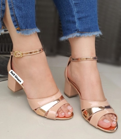 SANDÃLIA NUDE / DETALHE COBRE