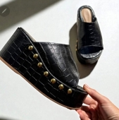 TAMANCO CROCO PRETO ANABELA / APLICAÃ?Ã?O TACHINHAS