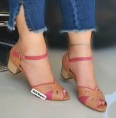 SANDÃLIA CARAMELO / GOIABA / SALTO BLOCO BAIXO